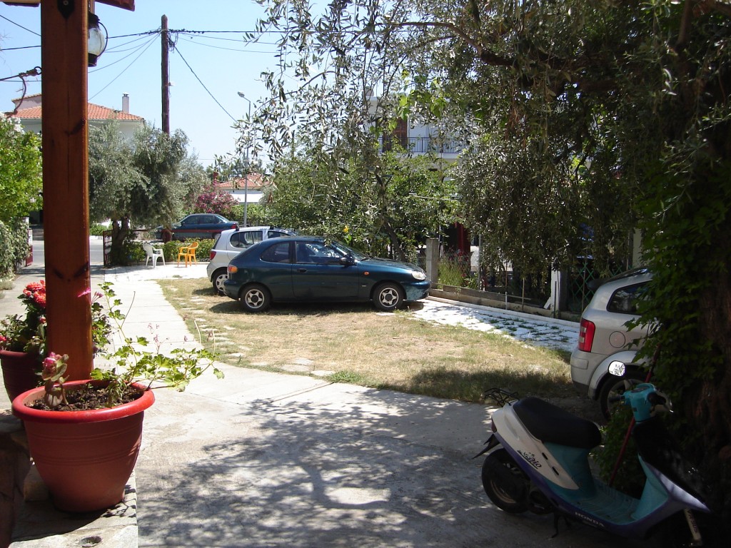 Ενοικιαζόμενα δωμάτια στον Ποτό Θάσου, με άνετο πάρκινγκ | Mary Rooms